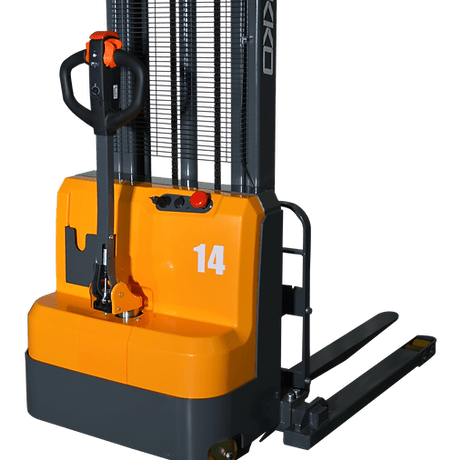 EKKO EB14C-118 electric straddle stacker, front view, one of four stackers compared in this straddle vs counterbalanced guide
