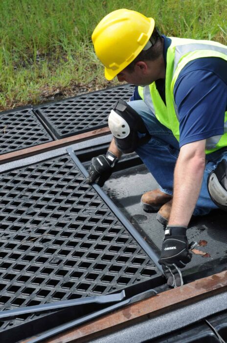 UltraTech 7227 Composite Track Pan, Seam Cover Center Pan