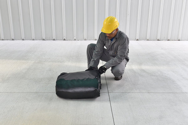UltraTech 8692 Containment Berm, Compact Model, 15' x 40' x 1', Copolymer 2000, 28 oz.