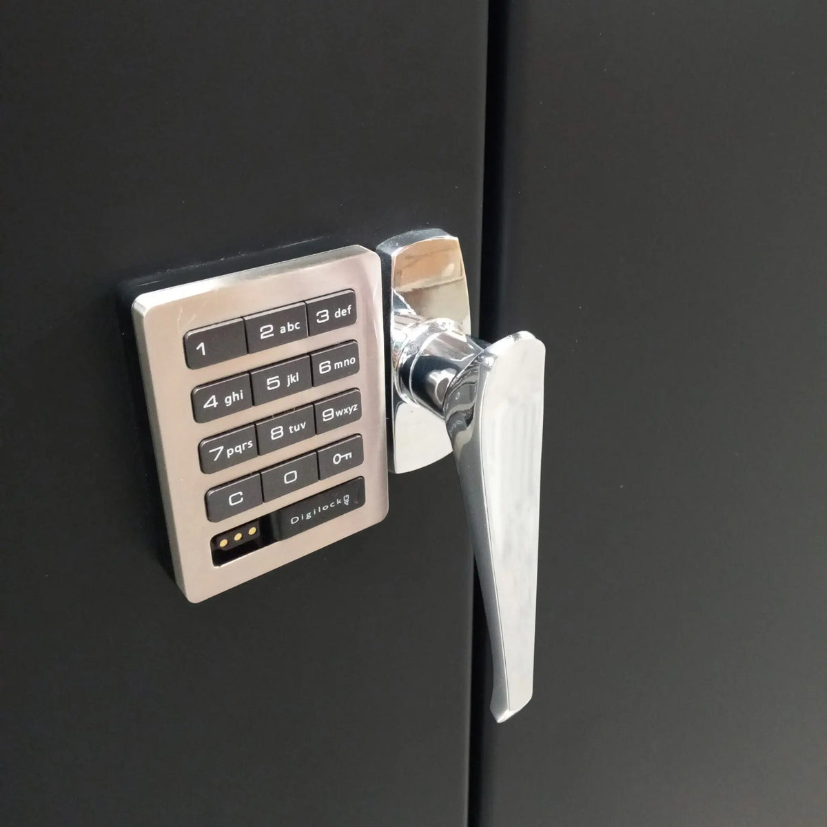 Valley Craft Deluxe Electronic Locking Cabinets - Warehouse Gear Hub 