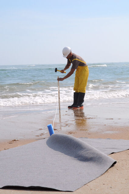 UltraTech 5206 Oil Blanket, Surf Model 10' W x 5'L, Two 25' Tethers and Two 36